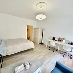Le Berri Chic Studio-Steps from Champs-Élysées