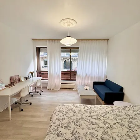 Appartamento Le Berri Chic Studio-steps From Champs-élysées Parigi