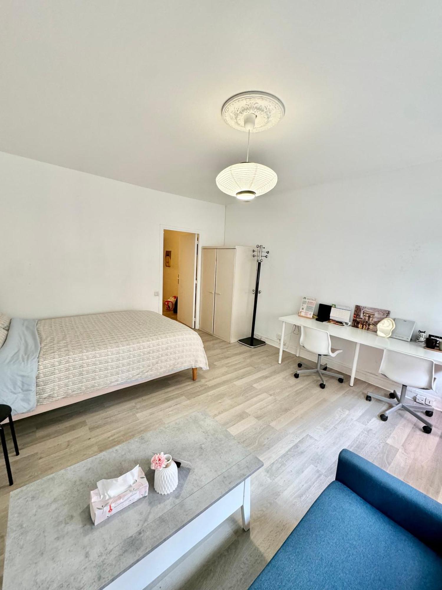 Le Berri Chic Studio-steps From Champs-élysées Appartamento Parigi