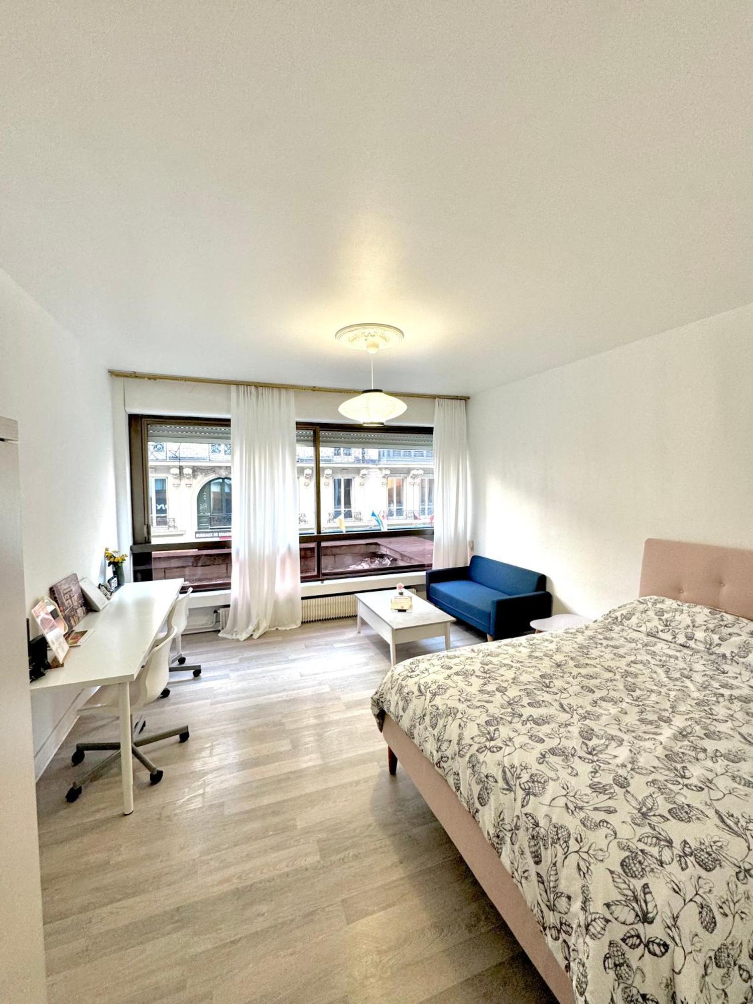 Le Berri Chic Studio-steps From Champs-élysées Appartamento
